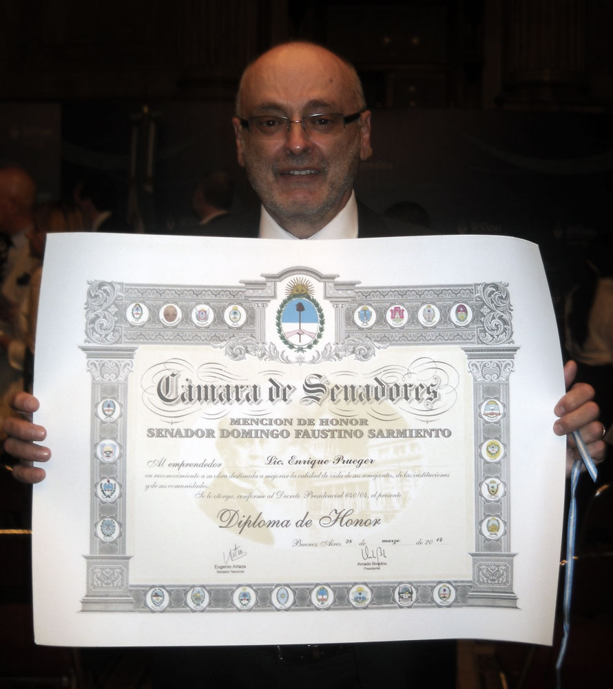 enrique_mencion_image_2